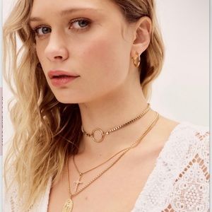 ✨Vanessa Mooney✨ The Bonnet Choker - SOLD OUT